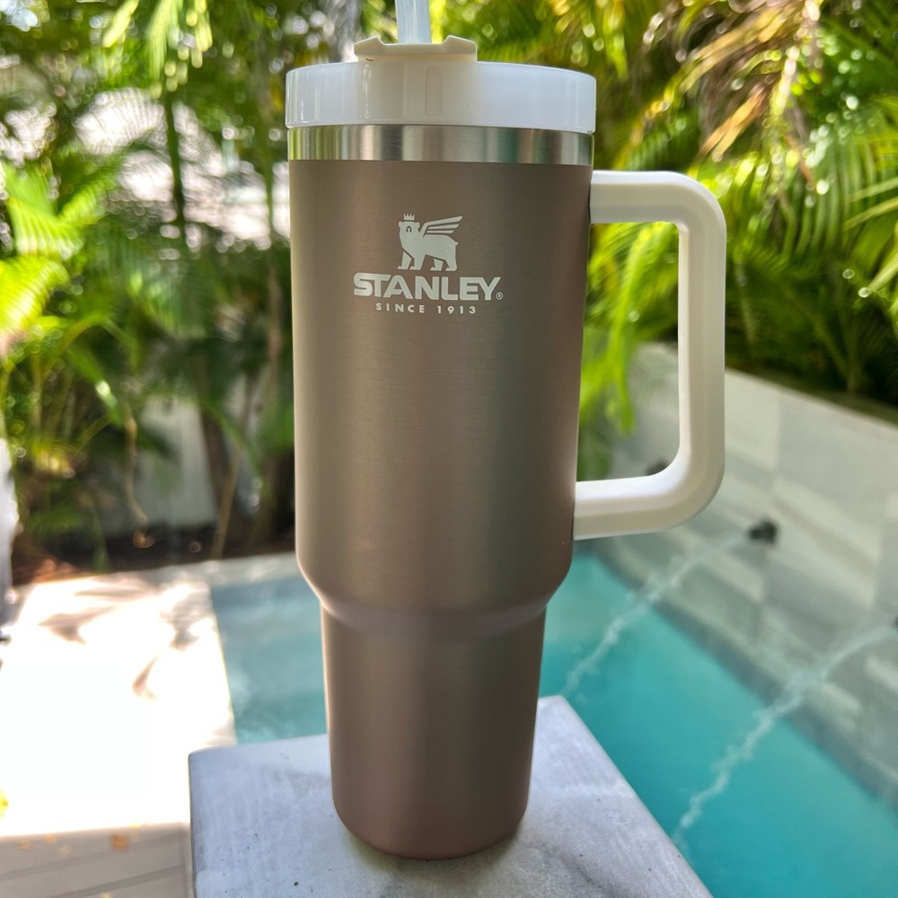 - - Stanley Adventure Quencher- Rose Gold